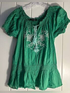 Solution green top juniors L smocked floral white embroidered boho peasant retro